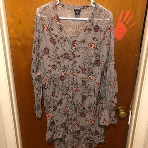 Torrid size 2 (18/20) grey and pink high low shirt